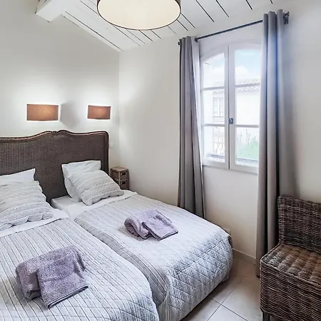 Awesome Home In Stlaurent-De-La-Cabr With Wifi